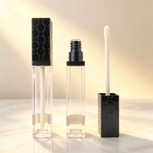 Tubo de Brillo Labial Personalizado con Tapa Grabada en Relieve, Envase Transparente para Brillo Labial, Envase Cuadrado Vacío para Aceite Labial - Product Image 1