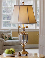 Lampe de table en cuivre de luxe européenne royale avec base florale au design traditionnel pour salon, salle à manger, chambre à coucher