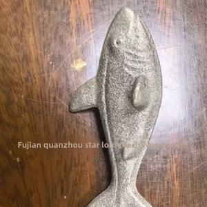 क्वानझोउ डाली आयरन डॉल्फिन कैल्ग्राफी मछली पशु पेपरवेट 0064 किलो - Product Image 4