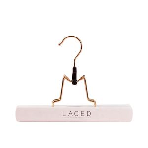 Inspring 사용자 정의 나무 머리 연장 걸이 살롱 부티크 도매 가발 옷걸이 골드 후크 - Product Image 1