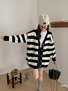 Cardigan d'automne respirant et écologique pour <span class=keywords><strong>femme</strong></span>, style coréen, manches larges, boutons simples, coupe décontractée et extensible - Product Image 4