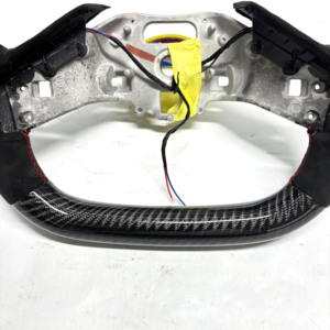 Volante Personalizzato in Pelle Alcantara <span class=keywords><strong>Nera</strong></span> e Fibra di Carbonio per Chevrolet <span class=keywords><strong>Corvette</strong></span> C8 - Product Image 4