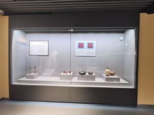 Vetrine Espositive da Pavimento <span class=keywords><strong>in</strong></span> Metallo per Musei, Vetrine di Lusso Personalizzate per Arte e Reliquie Culturali - Product Image 4