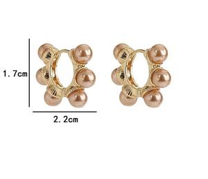 Nouvelles Boucles d'Oreilles Géométriques Élégantes en Zircon Cubique Gris Plaqué Or 18K – Bijou Tendance et Résistant pour Elle - Product Image 6