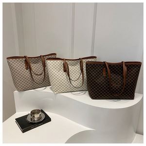 Sac fourre-tout en PU grande capacité, motif rétro, imperméable, pour maman, sac à langer élégant pour femme, nouveauté 2025 - Product Image 1