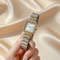 Montre de luxe pour femme, boîtier carré en alliage, bracelet en acier inoxydable, mouvement à quartz, résistante à l'eau, usage quotidien, design tendance