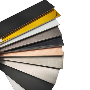 Plinthe flexible en <span class=keywords><strong>PVC</strong></span> pour murs incurvés et surfaces inégales - Product Image 1