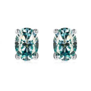 Boucles d'oreilles clous en argent sterling vert 1 carat avec moissanite et sertissage griffe pour femme - Cadeau d'anniversaire et de fiançailles - Product Image 1