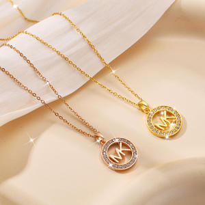 Nuova <span class=keywords><strong>Collana</strong></span> in Acciaio Inossidabile 316L Placcato Oro 18K con Ciondolo Rotondo a Lettera MK con Diamanti, Regalo per Matrimonio e <span class=keywords><strong>San</strong></span> <span class=keywords><strong>Valentino</strong></span> - Product Image 2