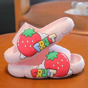 Style chaud enfants fraise fruits tongs anti-dérapant sandales semelle épaisse pantoufles confortables bébé garçons filles en EVA PVC semelle intérieure - Product Image 3