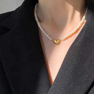 Collier en perles de culture d'eau douce naturelles baroques XL2-1 avec pendentif magnétique en argent écrasé, accessoire d'amour pour femme - Product Image 1