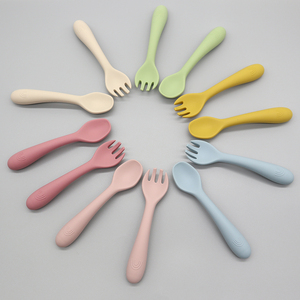 Meikey-Juego de cucharas y tenedores de silicona, sin BPA, sensible al calor, Led, <span class=keywords><strong>para</strong></span> preentrenamiento, arcoíris - Product Image 5