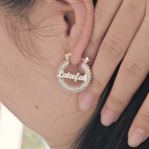 Lateefah OEM nombre personalizado pendiente 16mm 22mm bebé niños tamaño Mini Hopp pendientes de acero inoxidable <span class=keywords><strong>para</strong></span> niños mujeres regalo - Product Image 6