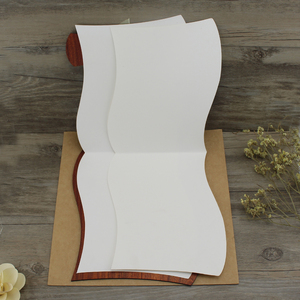 Sáng Tạo Ý Tưởng Mới Thiết Kế Hình Dạng Sóng Cổ Mộc Mạc Sang Trọng Bằng Gỗ Thẻ Lời Mời Đám Cưới Với Voan Ribbon Và Hoa - Product Image 2