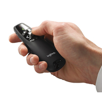 Télécommande de présentation sans fil automatique en plastique Logitech R400 avec technologie 2,4 GHz et pointeur laser