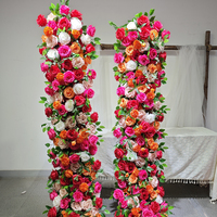 Chemin de table floral artificiel haut et luxueux multicolore pour la décoration d'allées de mariage, de fêtes, d'événements et de scènes de cérémonie