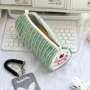 Trousse à crayons en polyester motif <span class=keywords><strong>fraise</strong></span> de dessin animé GF, sac à pinceaux de maquillage, fermeture éclair, grande capacité, sac de voyage pour cosmétiques et papeterie - Product Image 5