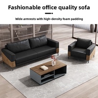 Canapé de bureau trois places en cuir, style moderne et minimaliste, avec mousse élastique haute densité pour salles de réception et de réunion professionnelles