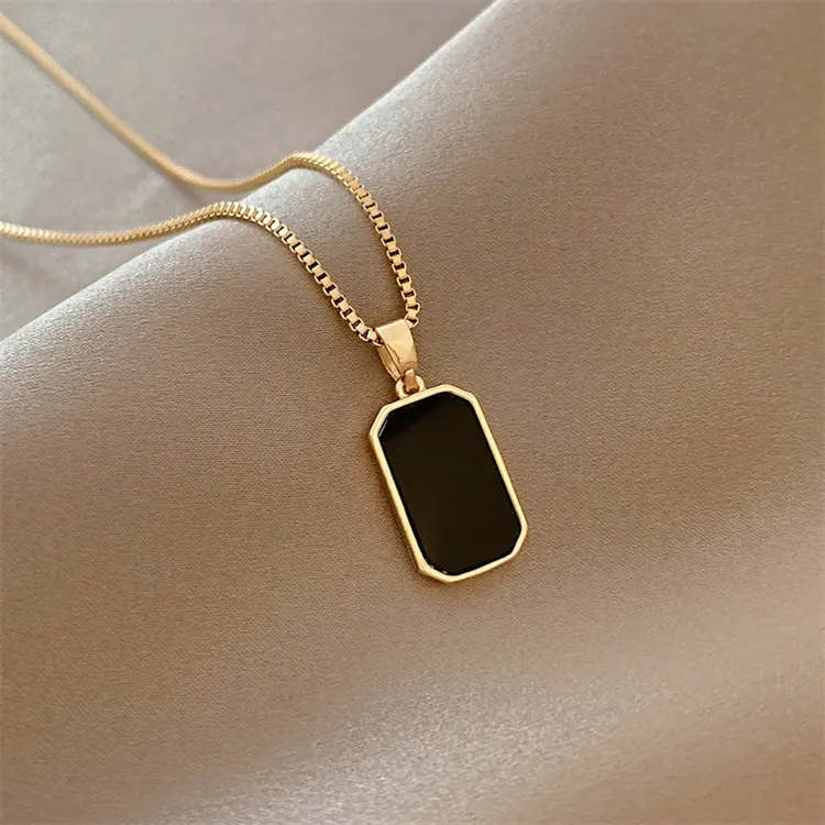 Titanium Steel Necklace New Women's Advanced Fashion Design Geometric Black Shell Pendant Necklace