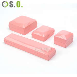 Caja de luz LED de plástico premium personalizada con logotipo dorado y rosa, juego de cajas para collar, pulsera, anillo, pendientes, caja de joyería - Product Image 4