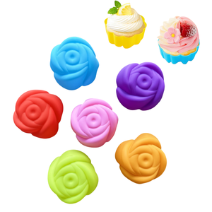 Moules en silicone réutilisables multicolores en forme de fleur pour cupcakes et muffins Outils de pâtisserie pour la pâtisserie et la décoration - Product Image 1