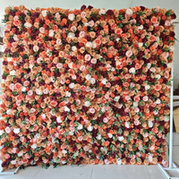Toile de fond murale MoKtong blanche et dorée avec fleurs 5D, roses en soie réalistes et verdure artificielle pour la décoration de scène de salle de banquet