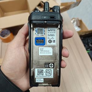 Radio Portátil <span class=keywords><strong>Motorola</strong></span> R7 FKP Original, Walkie Talkie, Radio Móvil UHF VHF, Radio de Mano con Wifi, Largo Alcance, Venta al Por Mayor, En Stock - Product Image 3