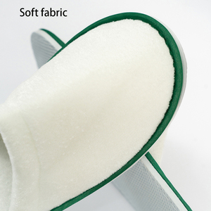 Индивидуальные одноразовые гостиничные тапочки Нескользящие махровые ткани, экологически чистые льняные белые - Product Image 3