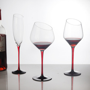 Série de verres à vin rouge à bord incliné, verres à vin rouge à pied de couleur rose en cristal soufflé à la main, uniques, pour mariage et fête - Product Image 3