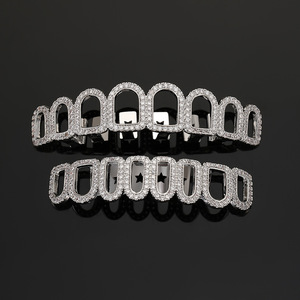 สายโยงทองฮิปฮอปฝังไมโครเซอร์โคเนียเขี้ยวของขวัญสำหรับทุกเพศ - Product Image 4