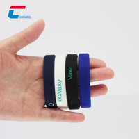 Bracelet RFID NFC en silicone fin passif 13,56 MHz 213 215 216 pour événements