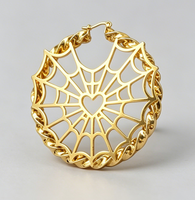 Boucles d'oreilles créoles personnalisées en forme de cœur toile d'araignée, en acier inoxydable plaqué or, bijoux de mode pour femmes, boucles d'oreilles torsadées en forme de cœur, vente en gros