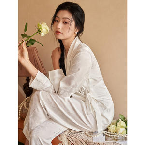 <span class=keywords><strong>Pigiama</strong></span> di Alta Qualità in Seta Ghiaccio di Lusso <span class=keywords><strong>Leggero</strong></span> per Donna, Set Primaverile e Autunnale con Maniche Lunghe Jacquard, Abbigliamento da Notte - Product Image 3