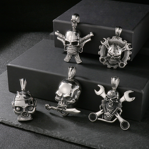 Edelstahl Halloween Schädel Anhänger für Männer Mechanische Punk-Stil Schraubens chl üssel Pfeil und Pistole Thema Skelett Kopf Anhänger Halskette - Product Image 5