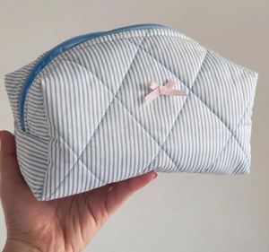 Bolsa de Maquillaje de Algodón a Rayas, Bolsa con Lazo Rosa, Linda Bolsa de Cosméticos - Product Image 4