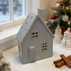 Décoration de <span class=keywords><strong>chalet</strong></span> en céramique avec toit givré et lumière LED - Accent saisonnier pour l'hiver et les fêtes - Product Image 5