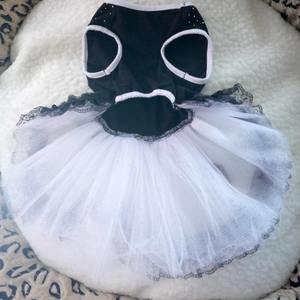Robe de princesse élégante pour chien avec bordure en dentelle, jupe en tulle entièrement ornée de strass pour événements festifs de petits chiens - Product Image 3