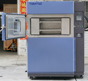 <span class=keywords><strong>3</strong></span> bölge çevre iklim simülasyon kabini otomatik sıcak ve soğuk makine termal şok <span class=keywords><strong>Test</strong></span> odası - Product Image 1