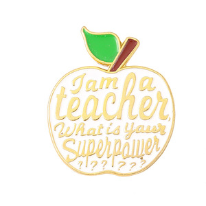 Broche Émail Pomme 4 Couleurs avec Slogan Puissant – Cadeau Idéal pour la Semaine de Remerciement des Enseignants – Badge Métallique Tendance pour Enseignants - Product Image 3