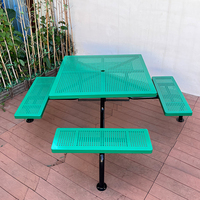 Ensemble de table de pique-nique commerciale conception perforée dessus en acier en métal enduit et trou de parapluie Table de café extérieure mobilier d'extérieur