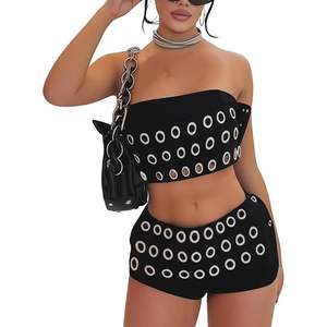 ชุดเซ็ตสองชิ้นสำหรับผู้หญิงปี 2026 เสื้อเปิดไหล่และกางเกงขาสั้น สไตล์ Y2K ผ้าสแปนเด็กซ์โพลีเอสเตอร์ถักระบายอากาศ ตกแต่งด้วยรู - Product Image 1