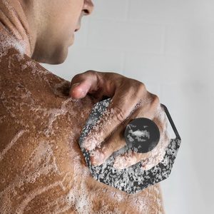 OEM/ODM Épurateur corporel octogonal et crochet de stockage Lavage Massage Douche Exfoliant Silicone Brosse corporelle Épurateur de peau Brosses de bain <span class=keywords><strong>Spon</strong></span> - Product Image 2