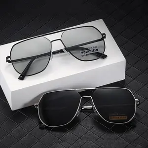 China Vervaardigt Groothandelsprijs Uv400 Luchtvaart Metalen Frame Mannen Fotochrome Zonnebril Met Anti-Glare Gepolariseerd