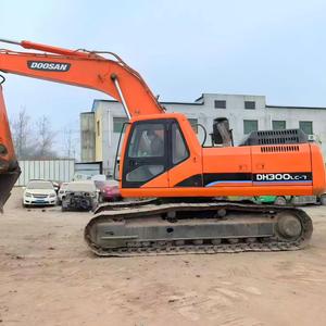 Excavatrice sur chenilles hydraulique d'occasion DOOSAN DH300LC-7 de 30 tonnes, moteur d'occasion en stock à vendre - Product Image 2