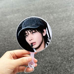 Abanicos de Mano de Plástico Blanco con Forma de Corazón, Impresión a Doble Cara, Personalizados al por Mayor, Lindos y Redondos, para Regalo Kpop - Product Image 6