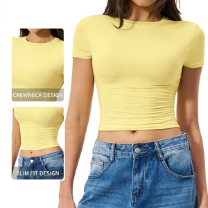 <span class=keywords><strong>T</strong></span>-shirts de sport et de yoga pour femmes avec logo personnalisé – Vêtements décontractés et athleisure, crop tops et hauts de fitness - Product Image 2