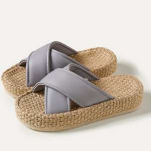 Pantuflas de PU Elegantes 2025 para Mujer, Pantuflas de Tacón para la Mañana, Pantuflas de Cuero para Hombre para Exteriores, con Diseño Personalizado Más Vendido - Product Image 2