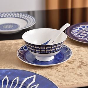 Service de table de luxe 32 pièces en porcelaine fine motif végétal bleu, style nordique, pour usage domestique, très vendu - Product Image 6