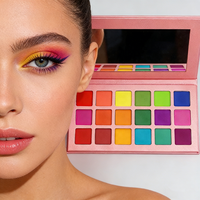 Private Label Palette d'ombres à paupières pressées 18 trous Cosmétiques mats et chatoyants à haute teneur en pigments Couleurs personnalisables pour le maquillage des yeux