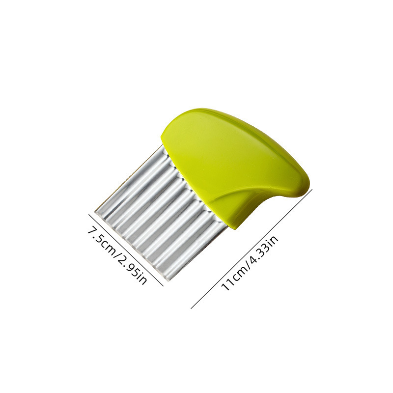 Yellow-green pointed-tail potato cut